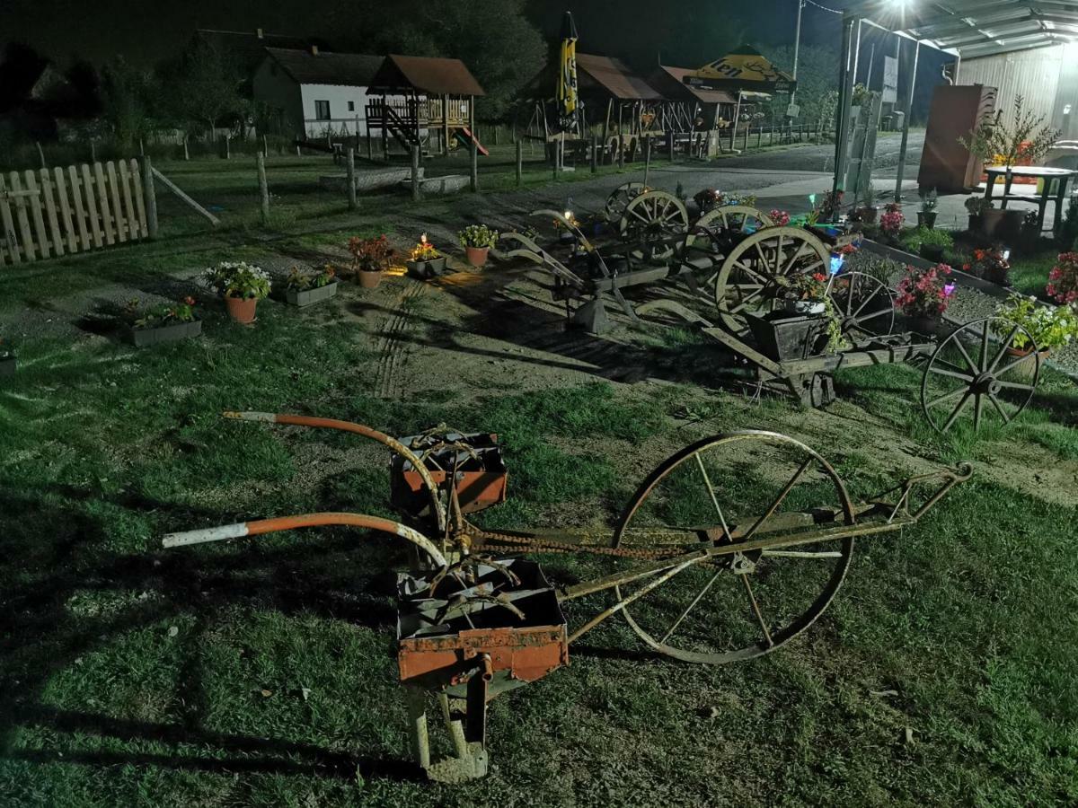 ホテル Etno Selo Eden Zeravacki Potok エクステリア 写真