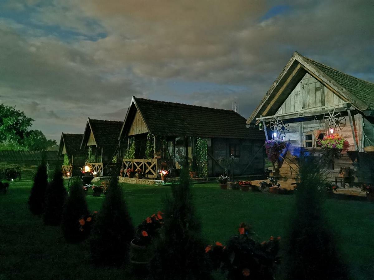 ホテル Etno Selo Eden Zeravacki Potok エクステリア 写真